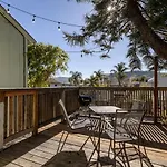 Seashell Sunshack