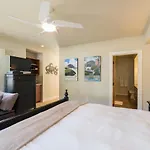 215 San Miguel