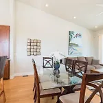 215 San Miguel