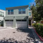 215 San Miguel