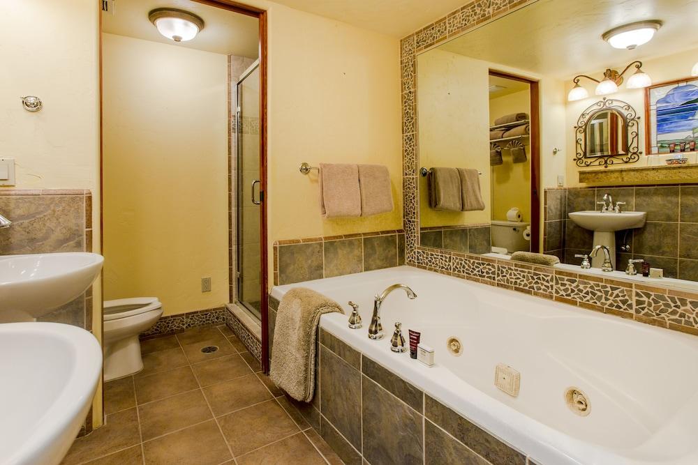 Hotel Avila La Fonda 4*