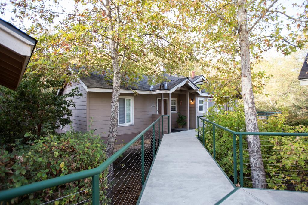 Sycamore Mineral Springs Resort