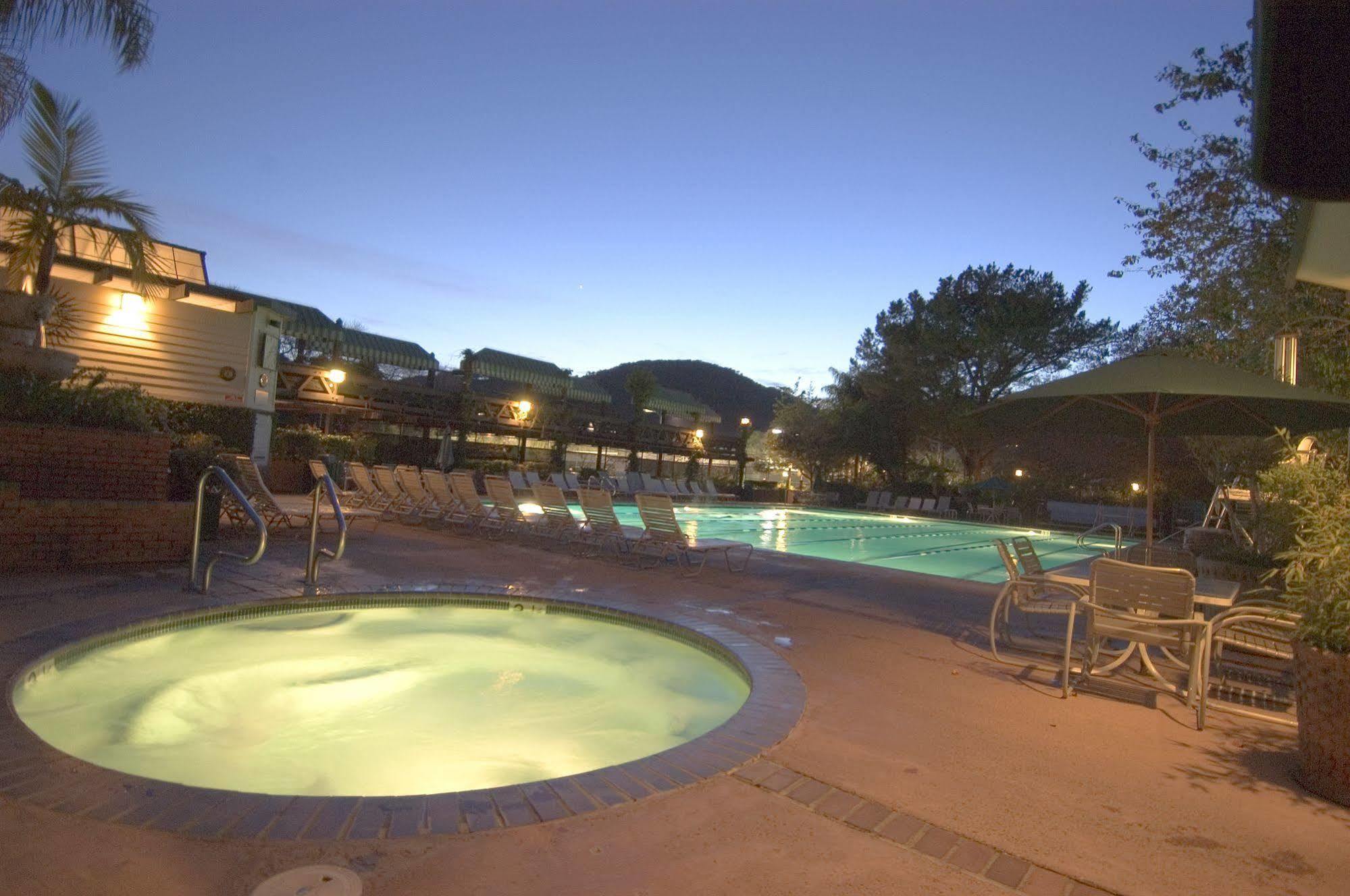 Avila Village 3*