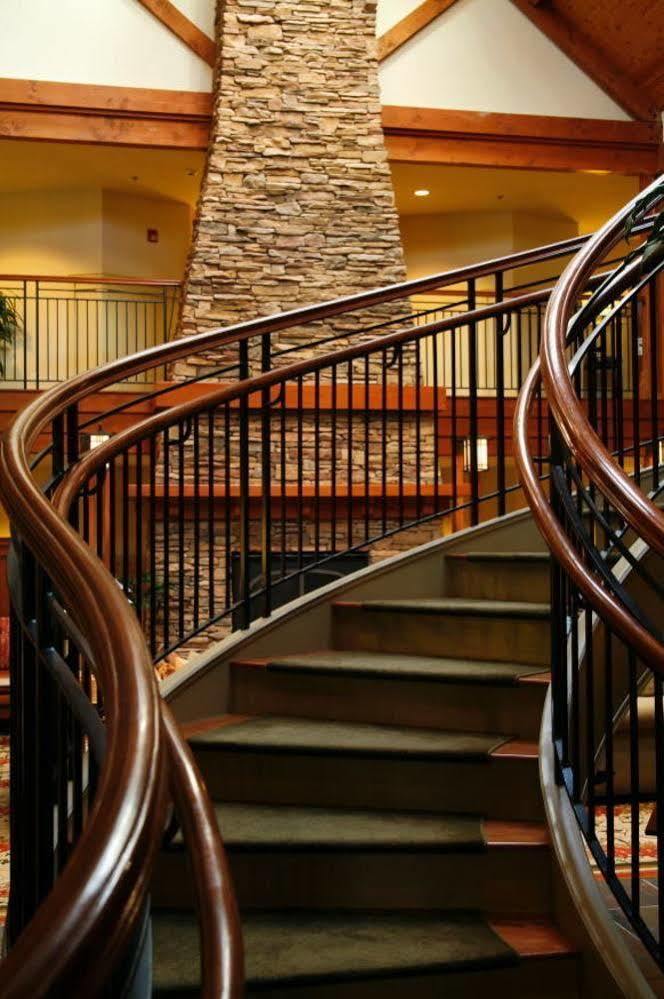 Hotel Avila Village