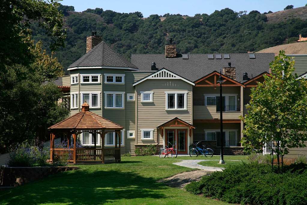 Hotel Avila Village 3*