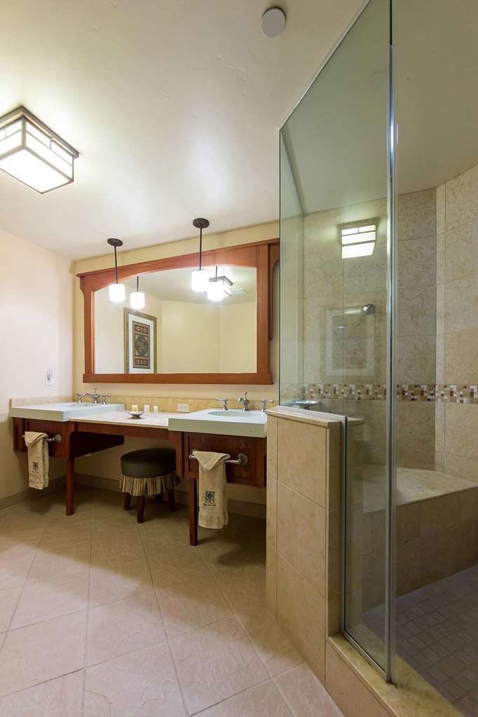 Avila Village 3*