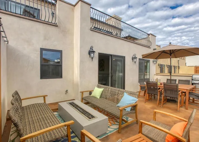 Casa Blanca Unit B 4Bdrm