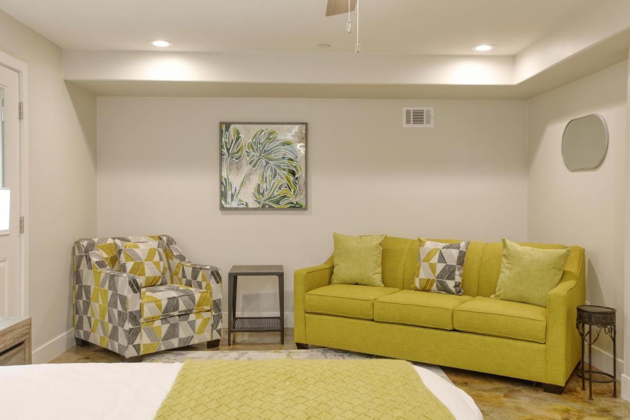 Casa Blanca Unit B 4bdrm