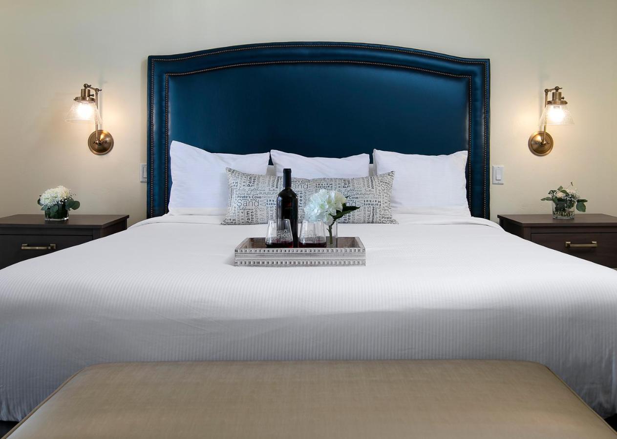 Hotel Avila Lighthouse 3*
